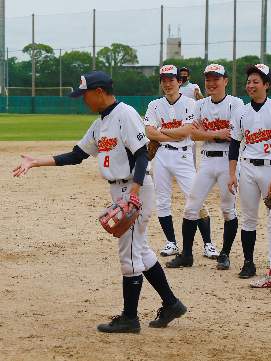 住友生命泉友会野球部(スミトモセイメイセンユウカイ)・草野球写真