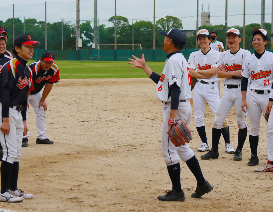 住友生命泉友会野球部(スミトモセイメイセンユウカイ)・草野球写真