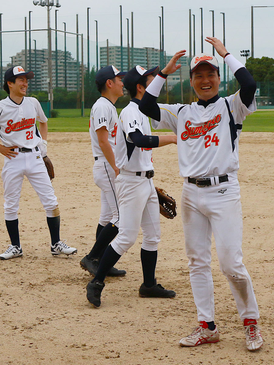 住友生命泉友会野球部(スミトモセイメイセンユウカイ)・草野球写真
